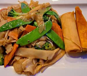 L08. Vegetable Chow Fun Noodle Lunch $16.00