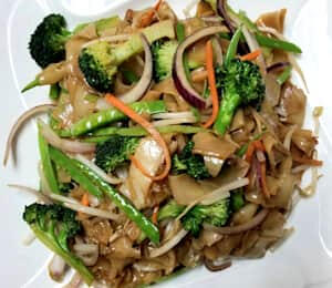 12. Mixed Vegetable Chow Fun $20.00